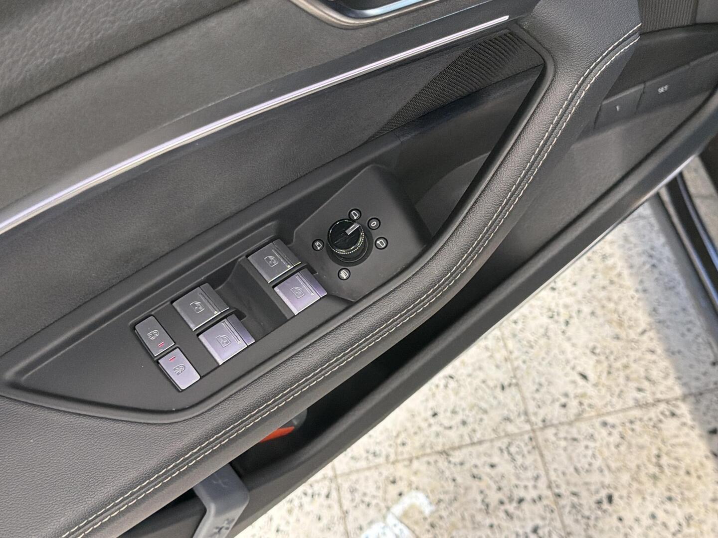 AUDI Q8 e-tron 2024