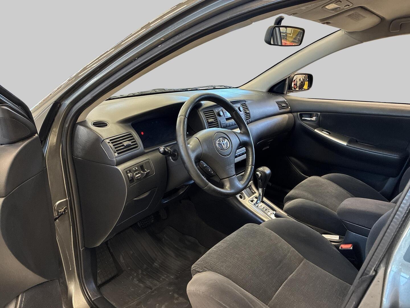 TOYOTA Corolla 2004