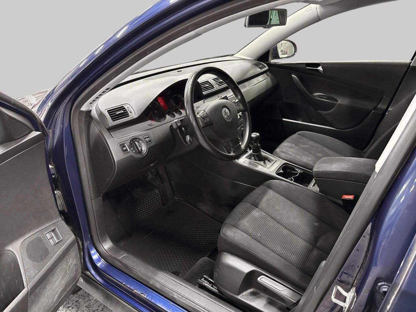 VOLKSWAGEN Passat 2008