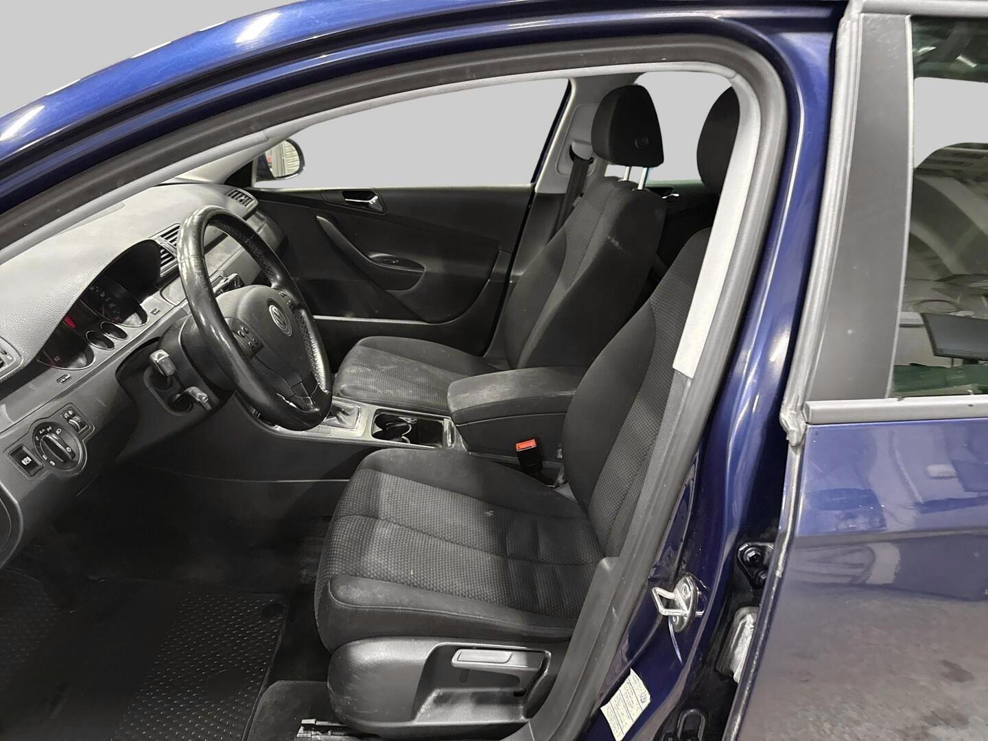 VOLKSWAGEN Passat 2008