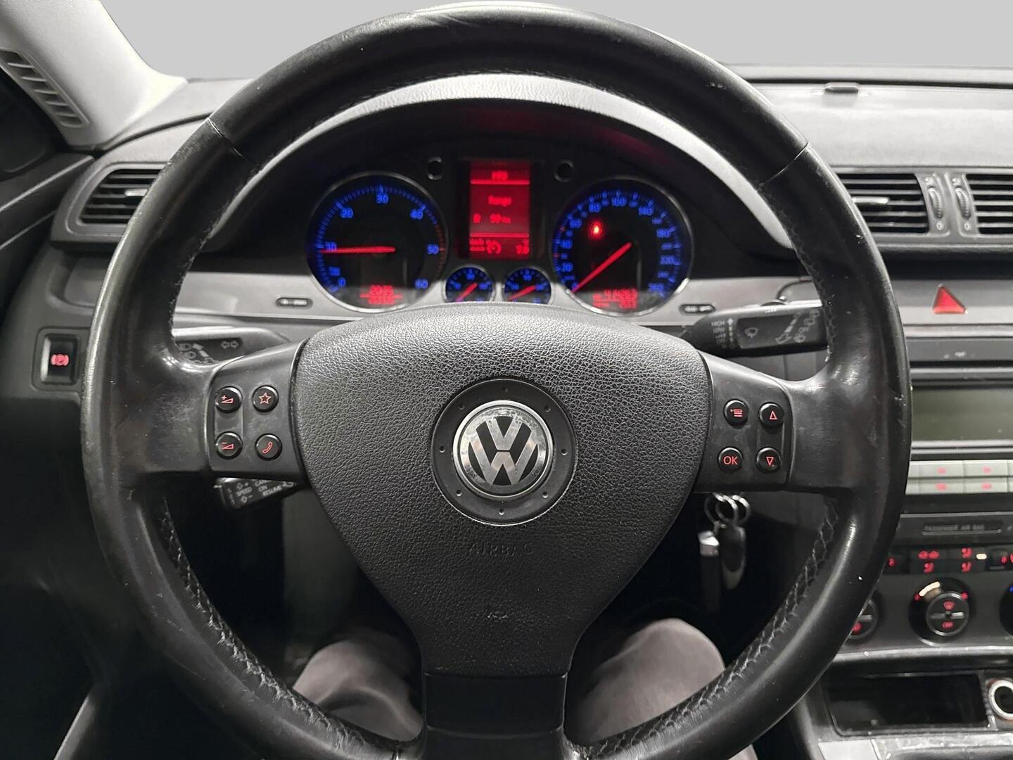 VOLKSWAGEN Passat 2008