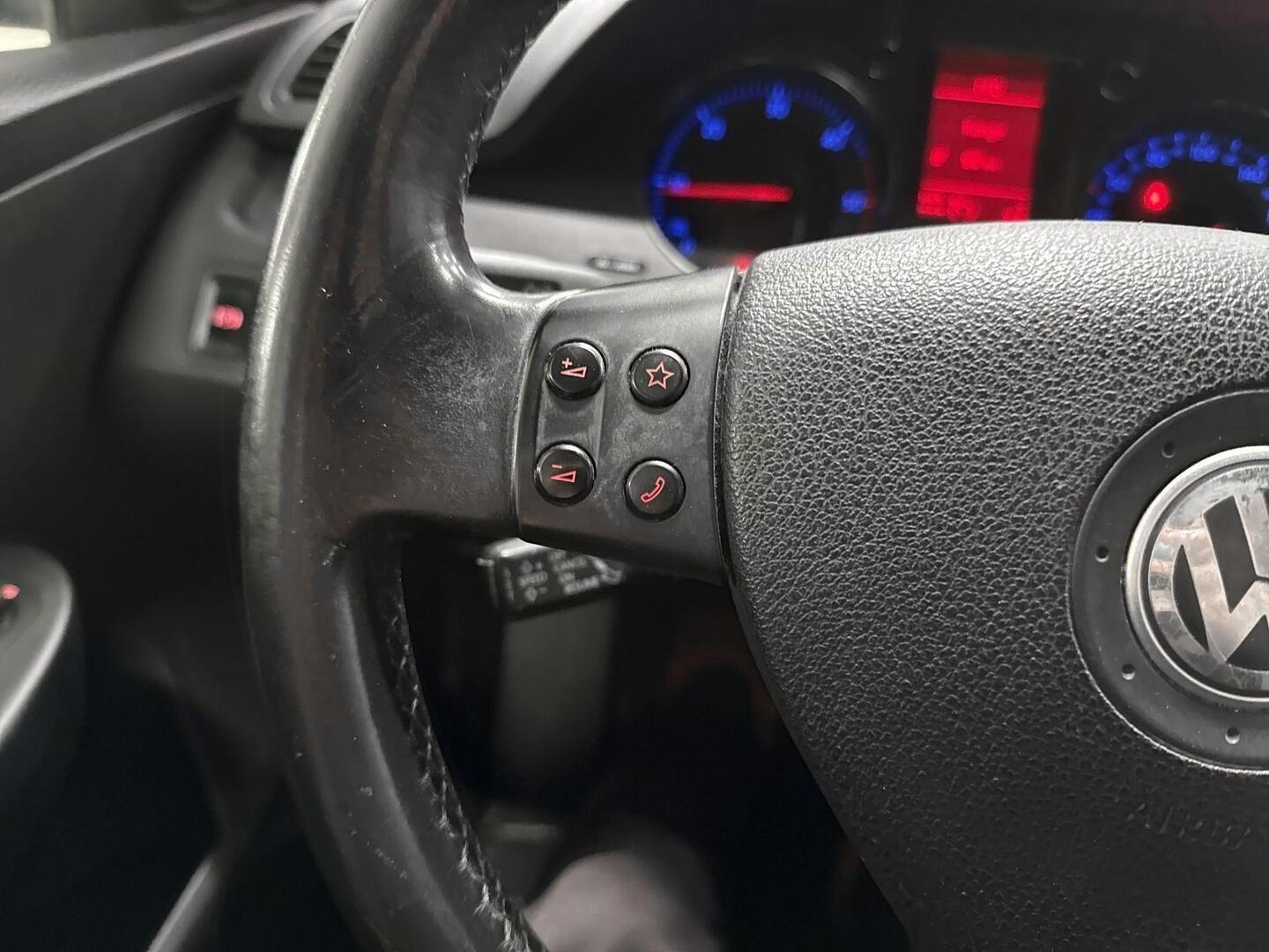 VOLKSWAGEN Passat 2008