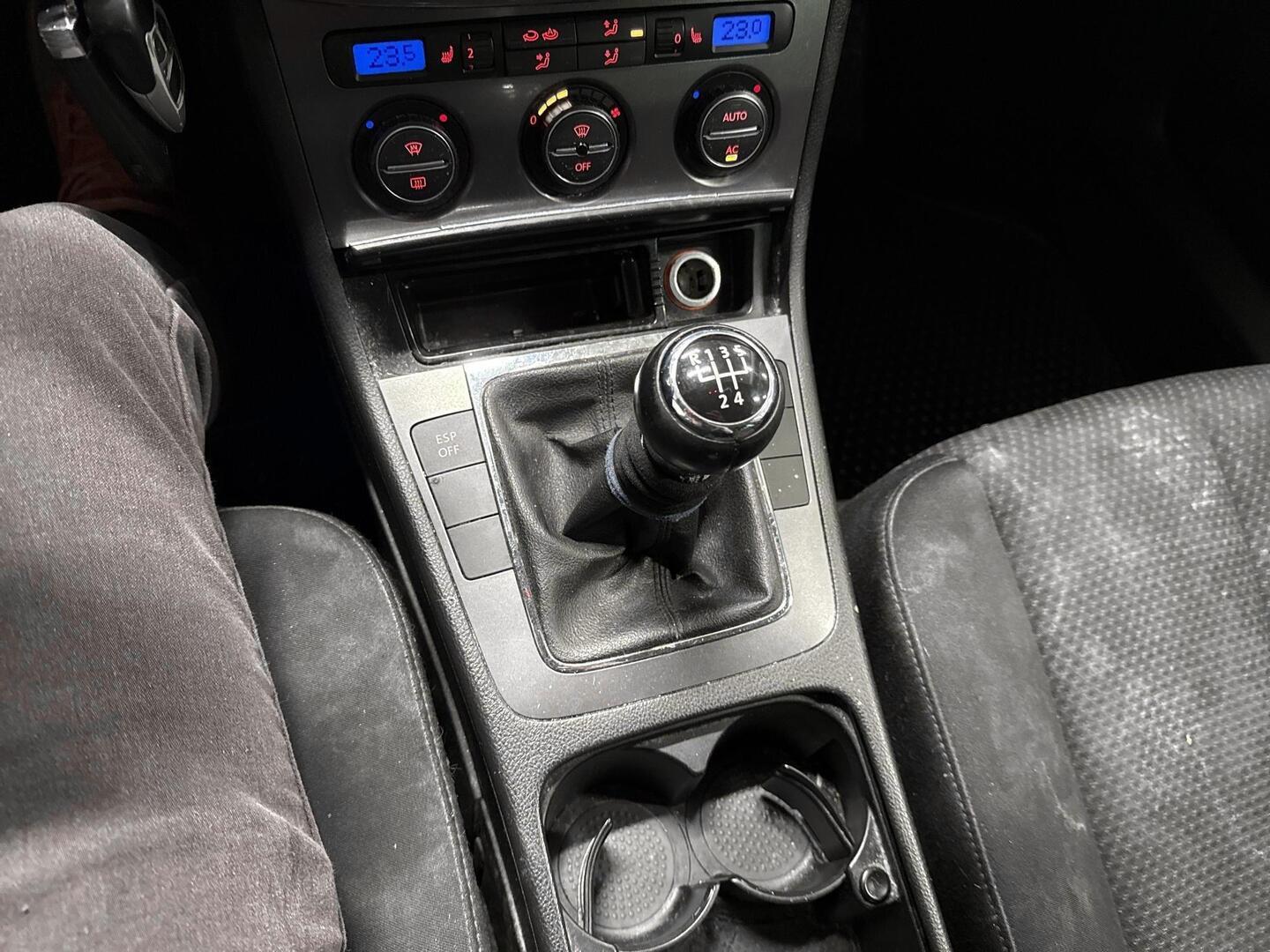 VOLKSWAGEN Passat 2008