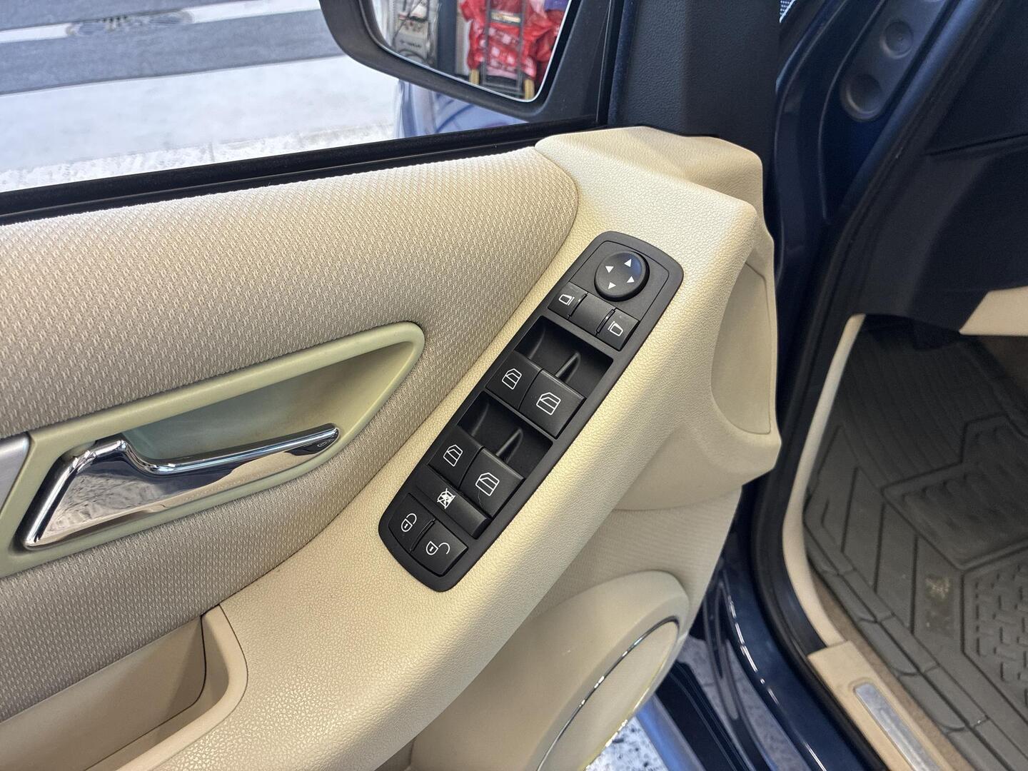 MERCEDES-BENZ B 2005