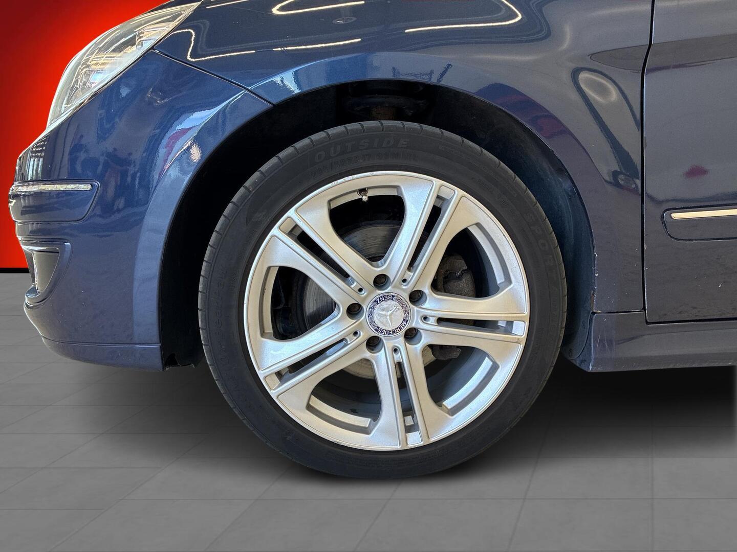 MERCEDES-BENZ B 2005