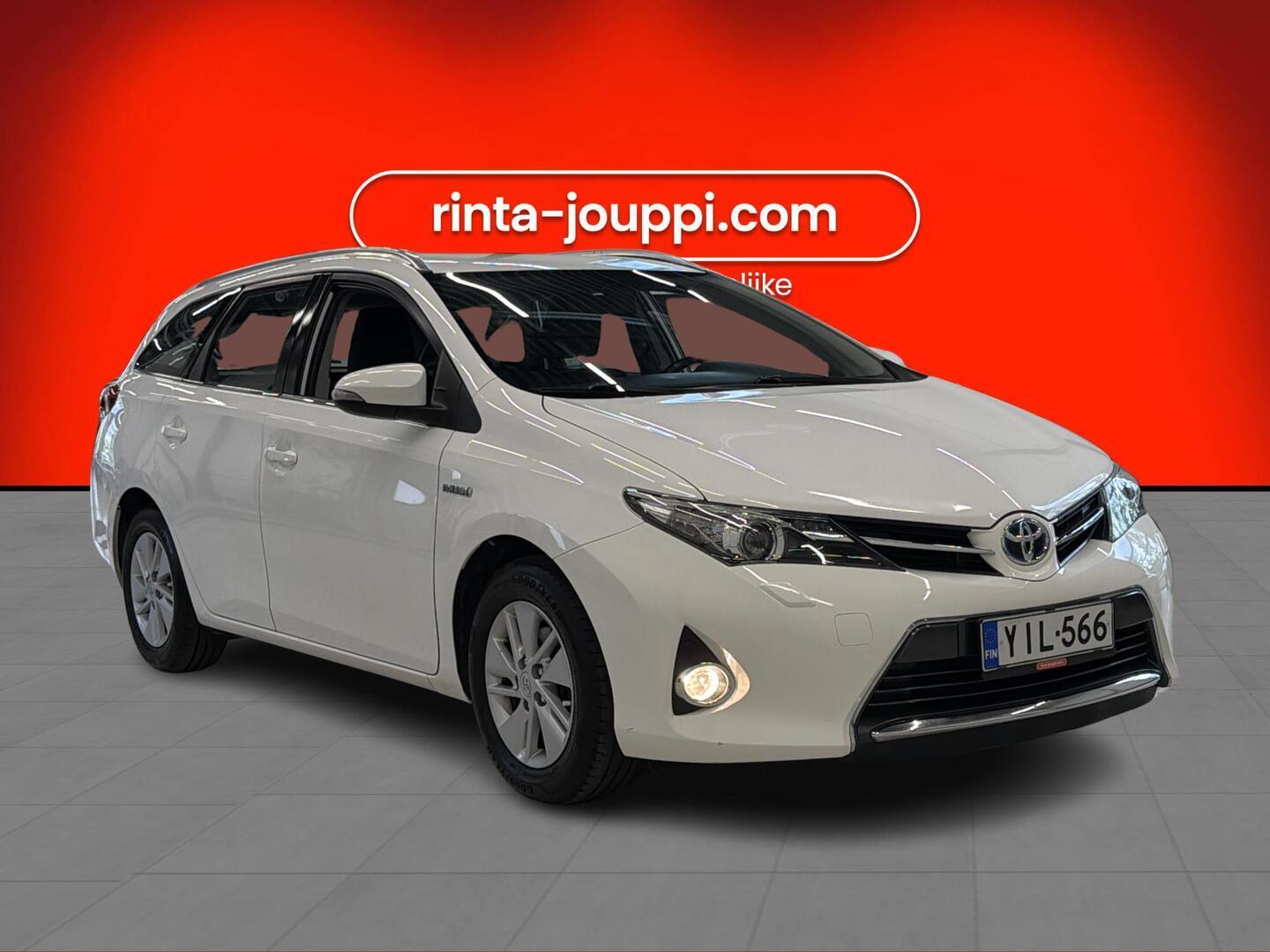 TOYOTA Auris 2013