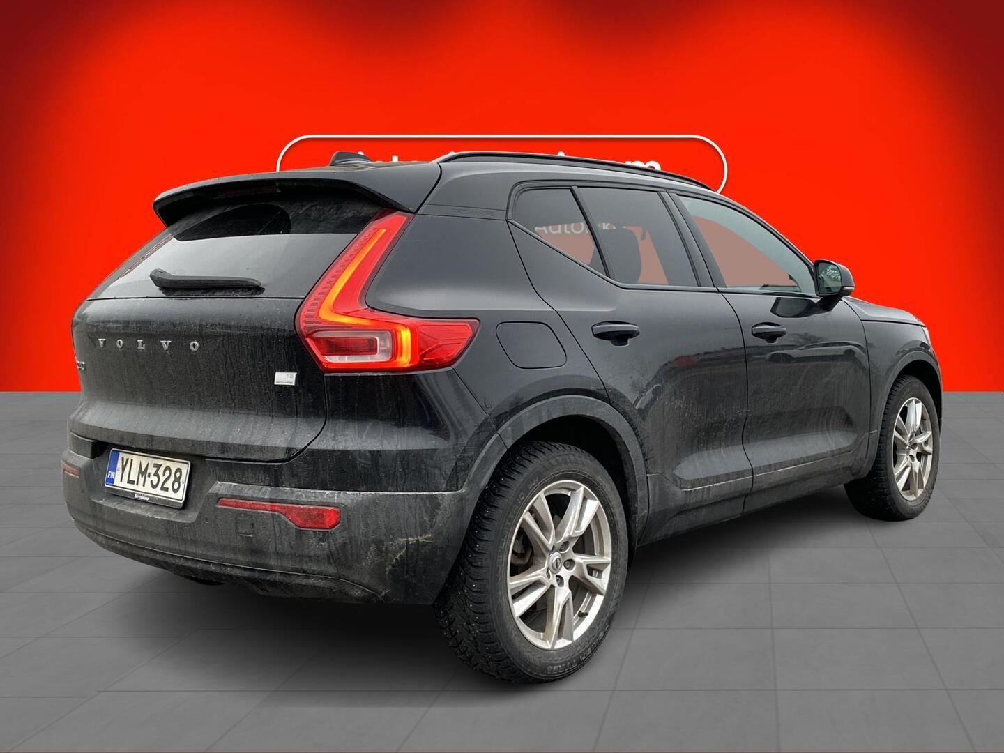 VOLVO XC40 2022