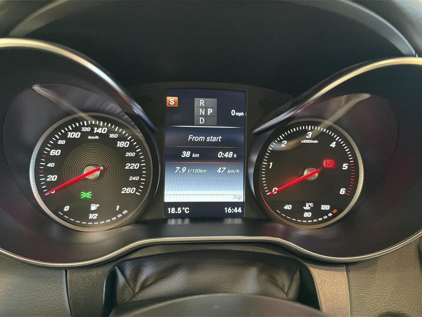 MERCEDES-BENZ C 2016