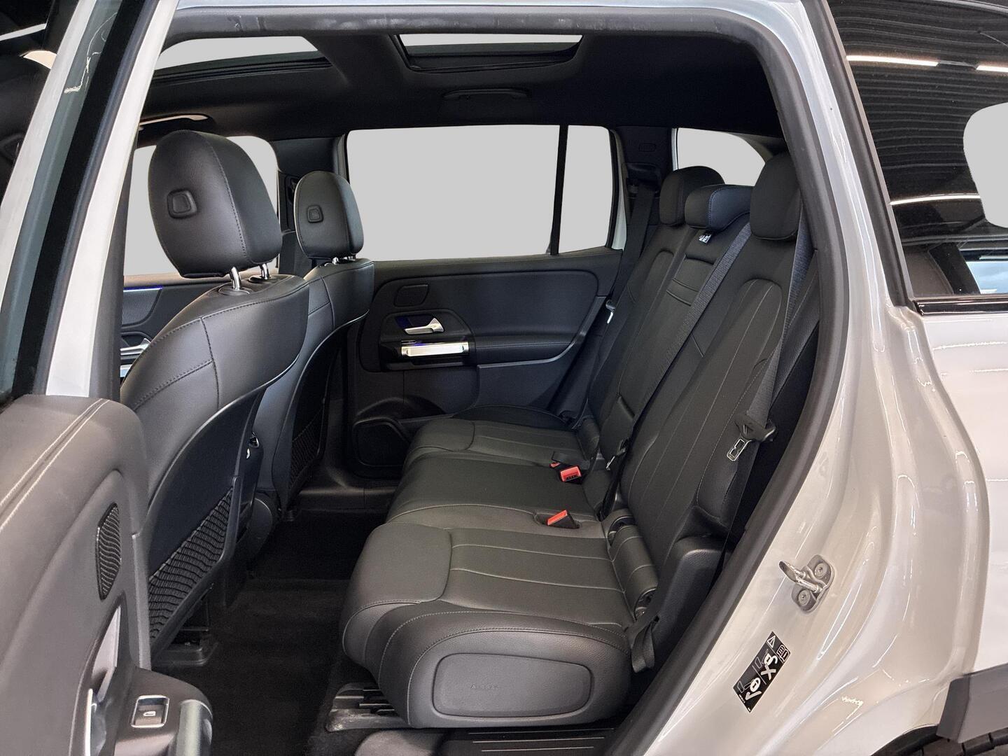 MERCEDES-BENZ EQB 2023