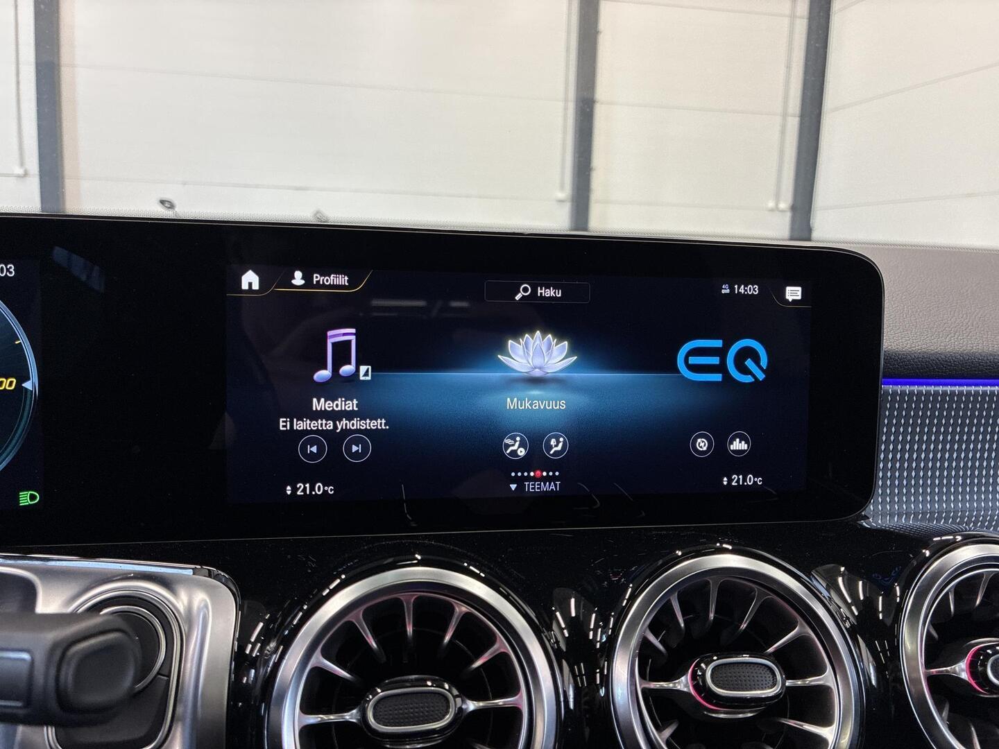 MERCEDES-BENZ EQB 2023