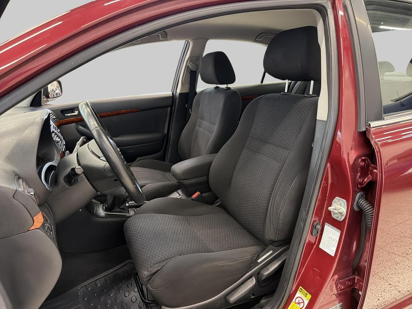 TOYOTA Avensis 2005