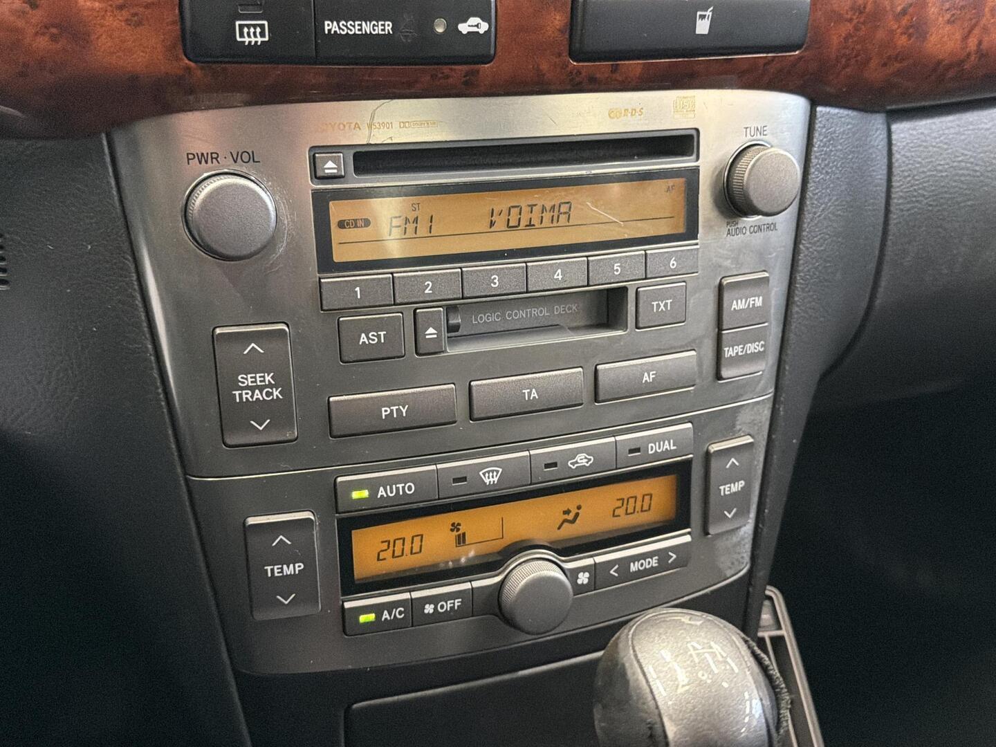 TOYOTA Avensis 2005