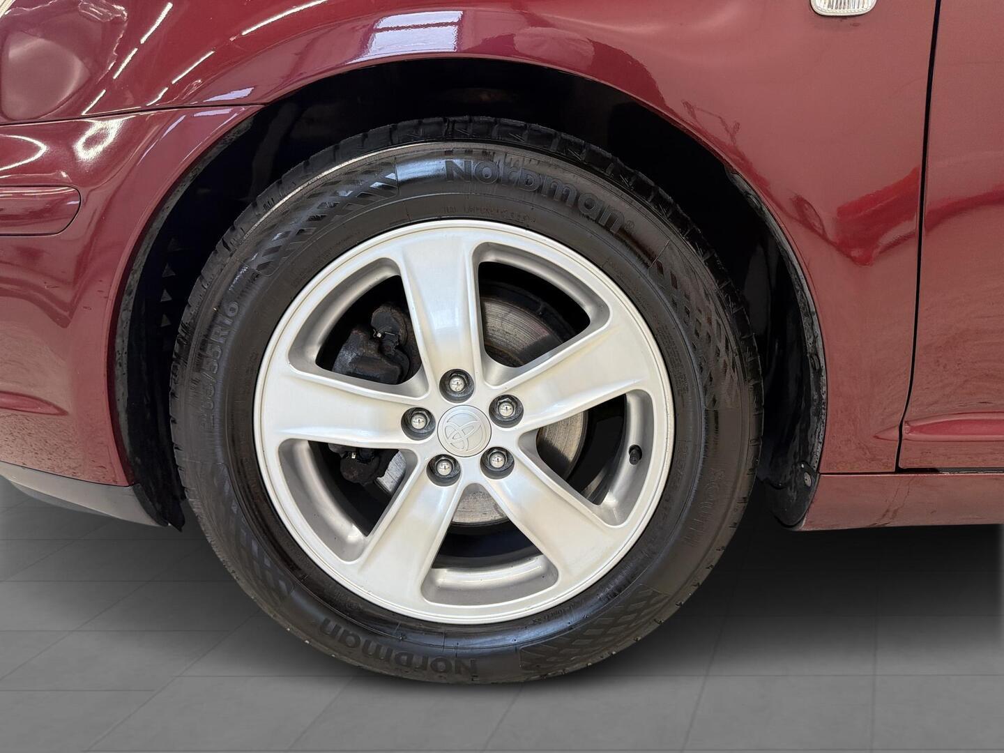 TOYOTA Avensis 2005