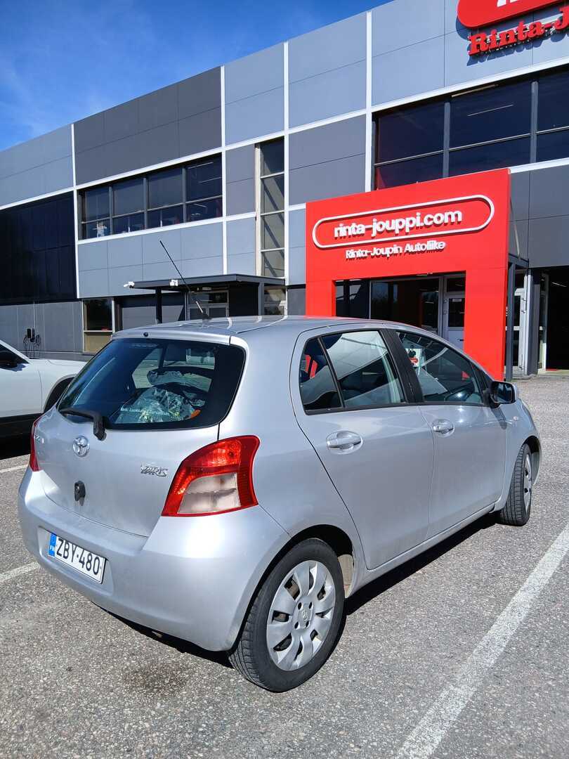 TOYOTA Yaris 2006