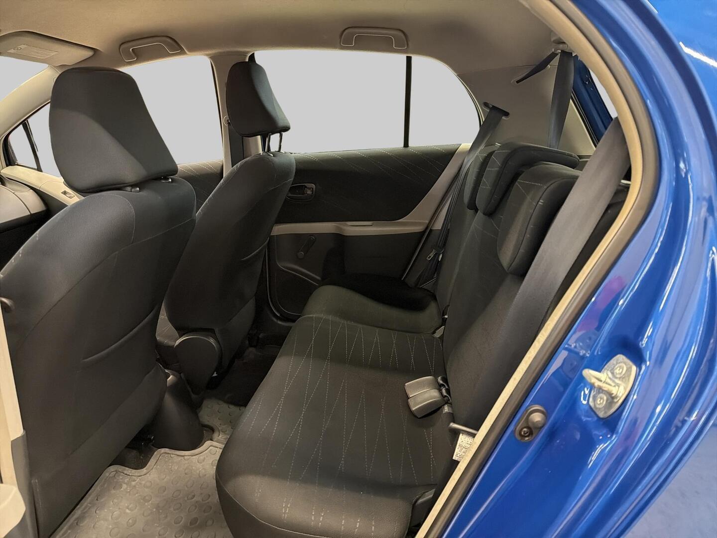 TOYOTA Yaris 2006