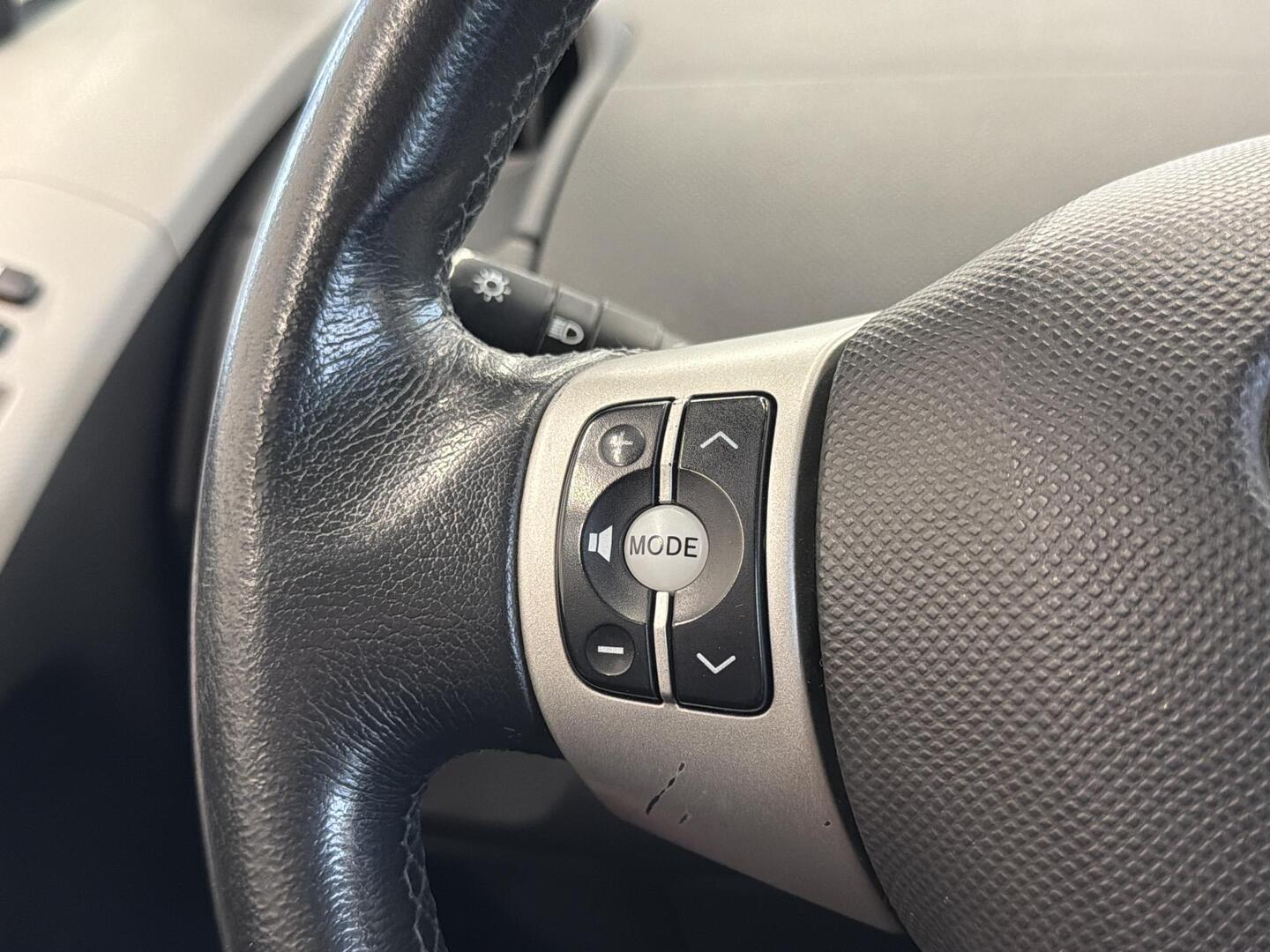 TOYOTA Yaris 2006
