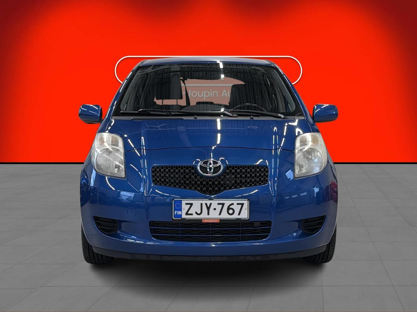 TOYOTA Yaris 2006