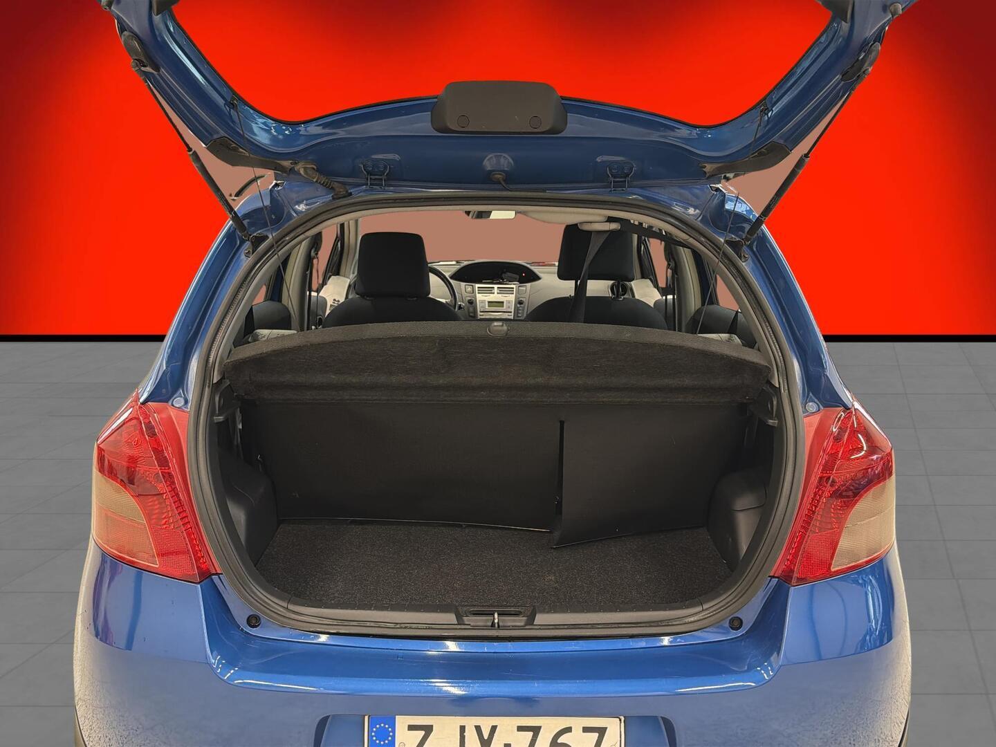 TOYOTA Yaris 2006