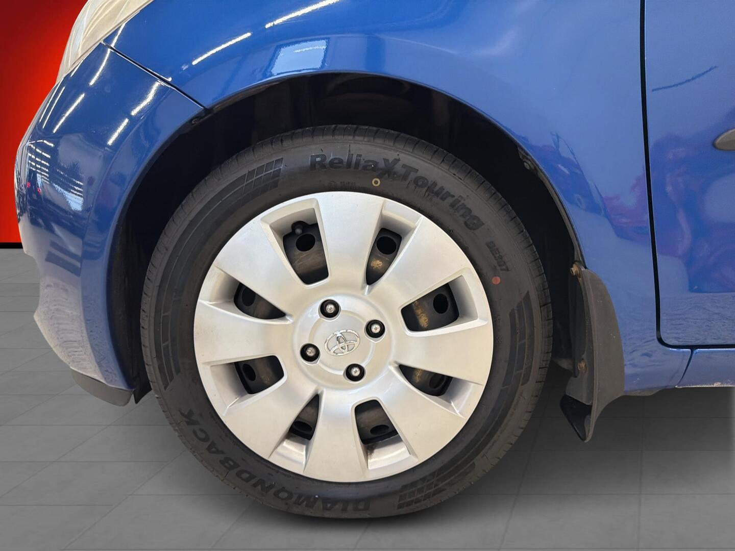 TOYOTA Yaris 2006