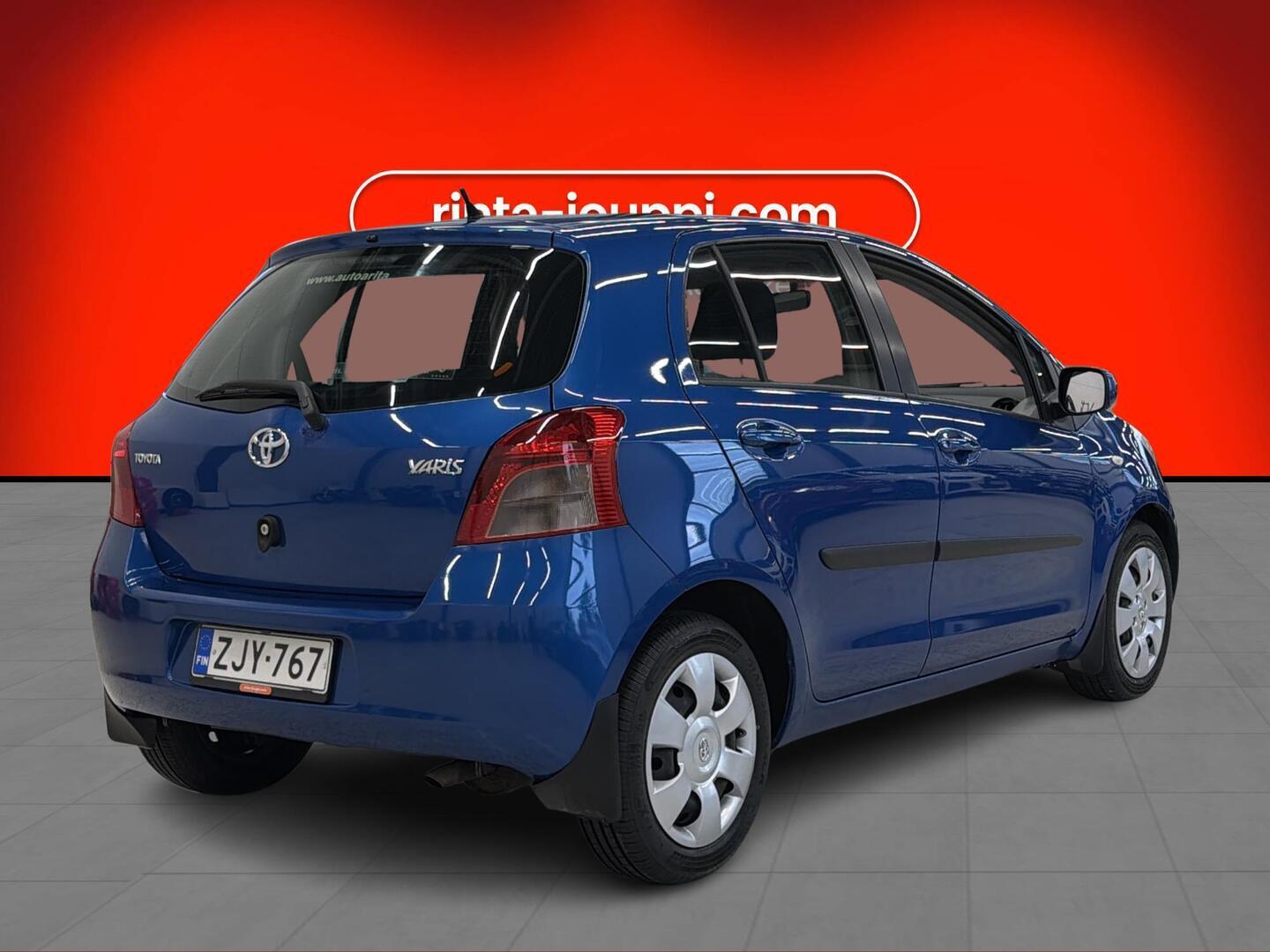 TOYOTA Yaris 2006