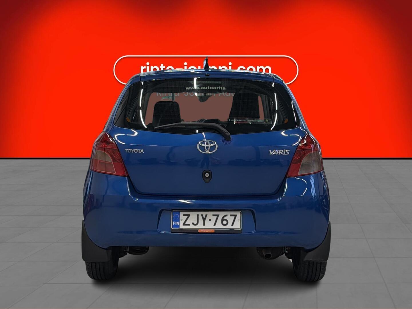 TOYOTA Yaris 2006