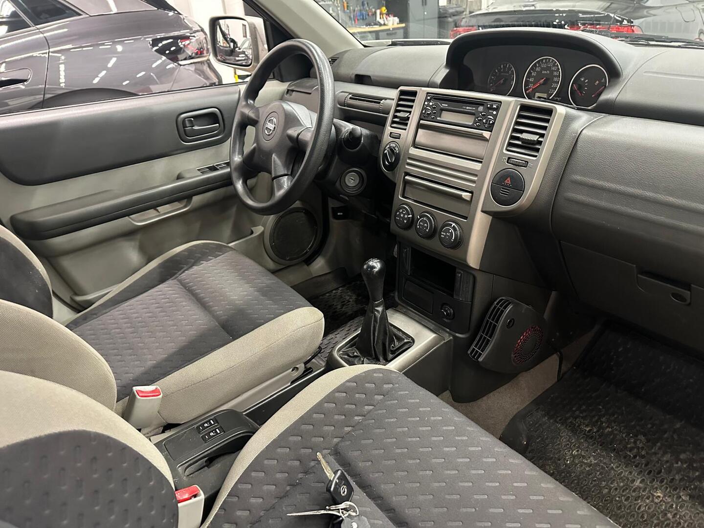 NISSAN X-TRAIL 2005