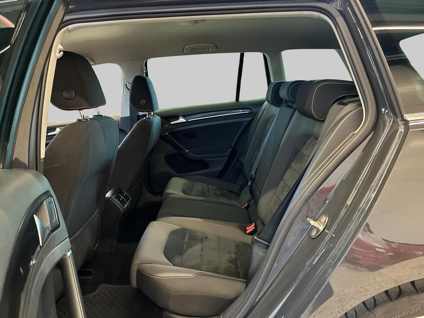 VOLKSWAGEN Golf 2014