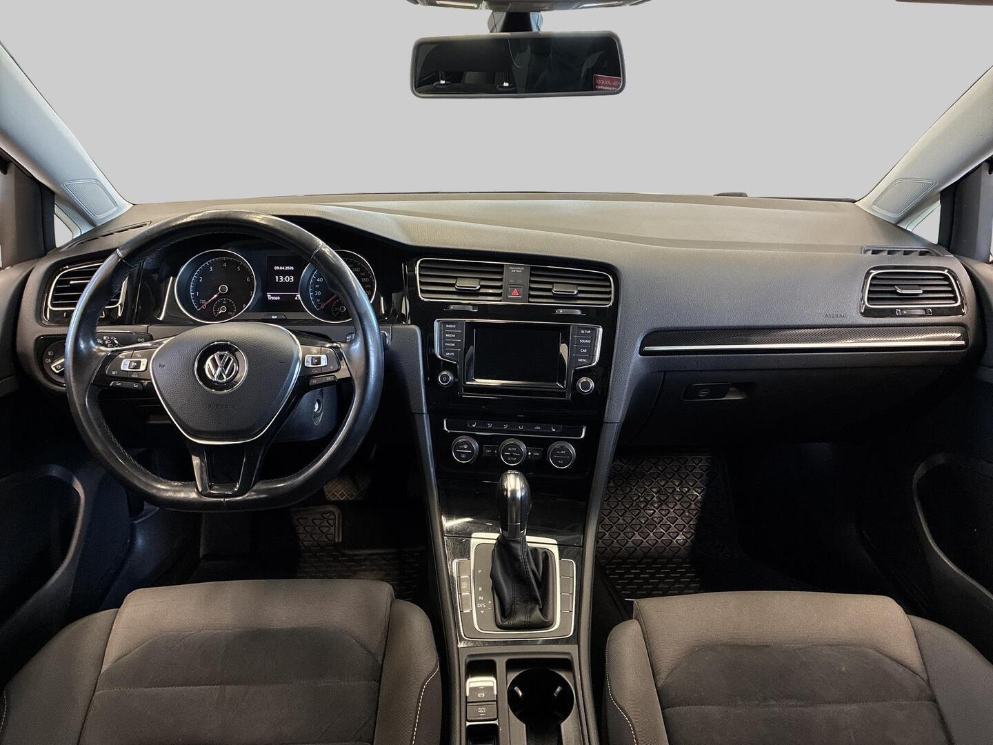 VOLKSWAGEN Golf 2014
