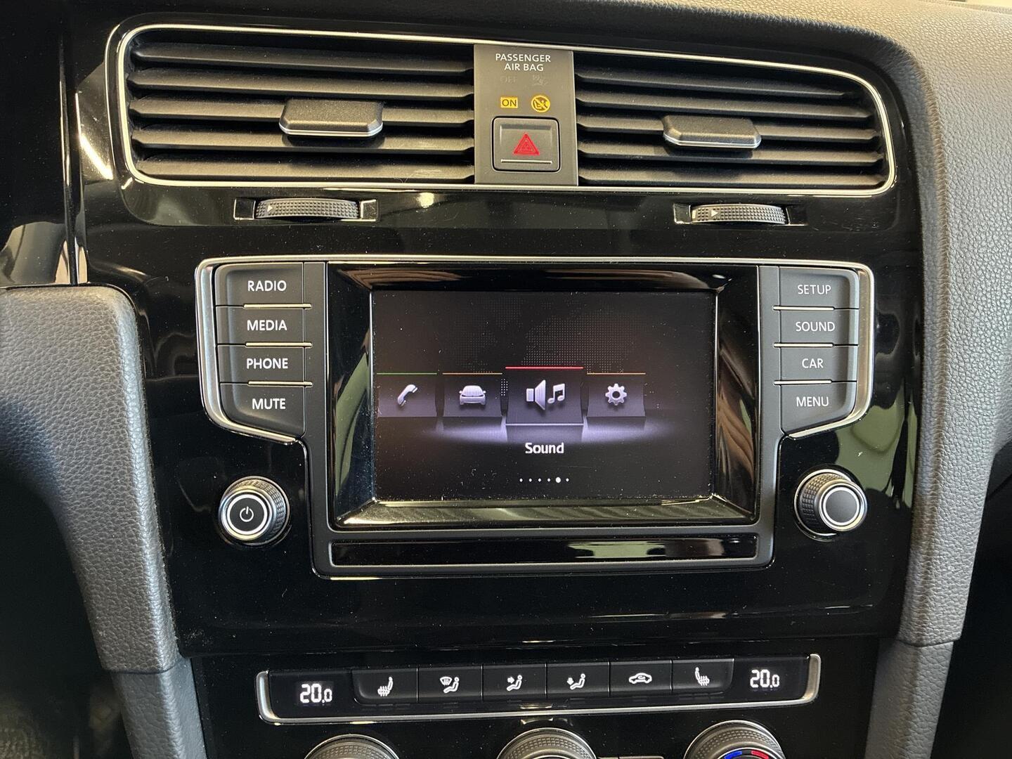 VOLKSWAGEN Golf 2014
