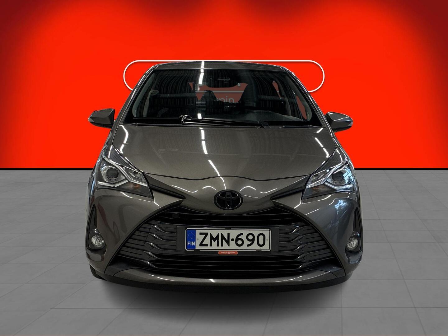 TOYOTA Yaris 2019
