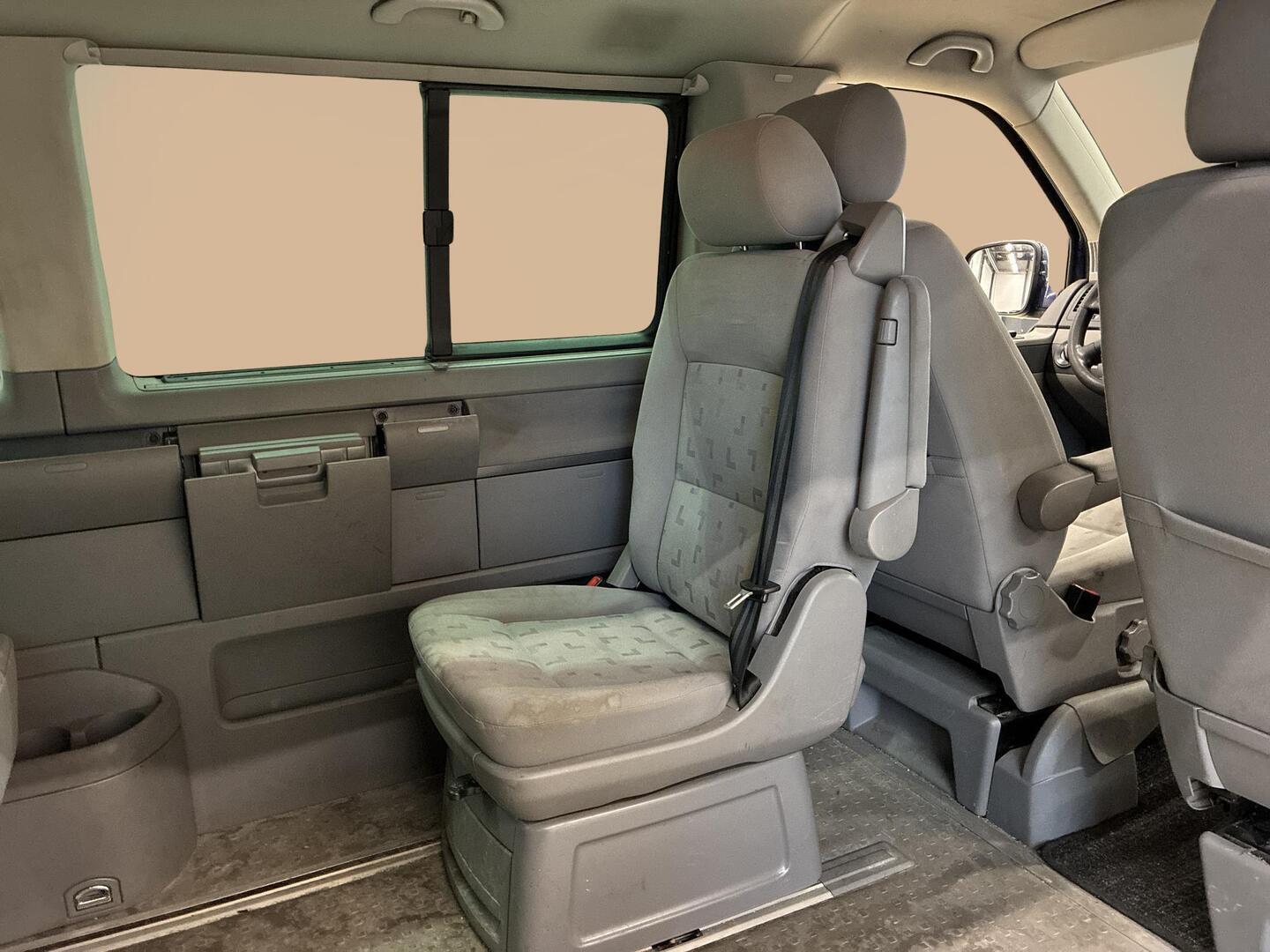 VOLKSWAGEN Multivan 2007