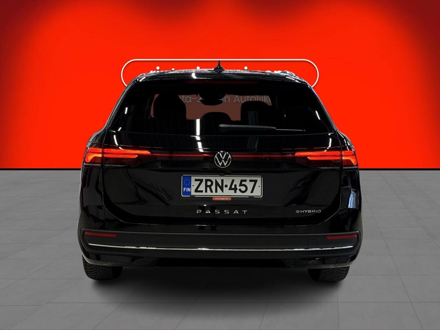 VOLKSWAGEN PASSAT 2025