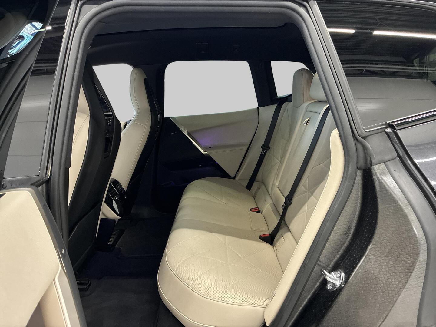 BMW IX 2023