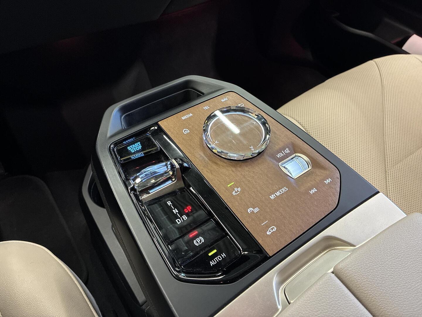 BMW IX 2023