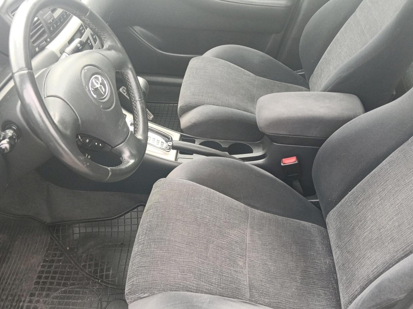 TOYOTA COROLLA 2004