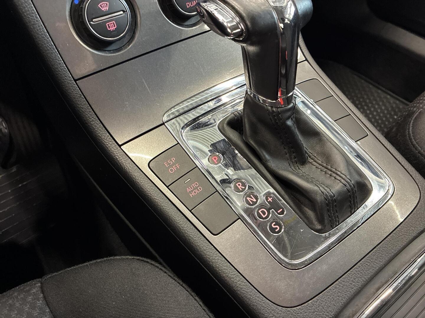 VOLKSWAGEN Passat 2008