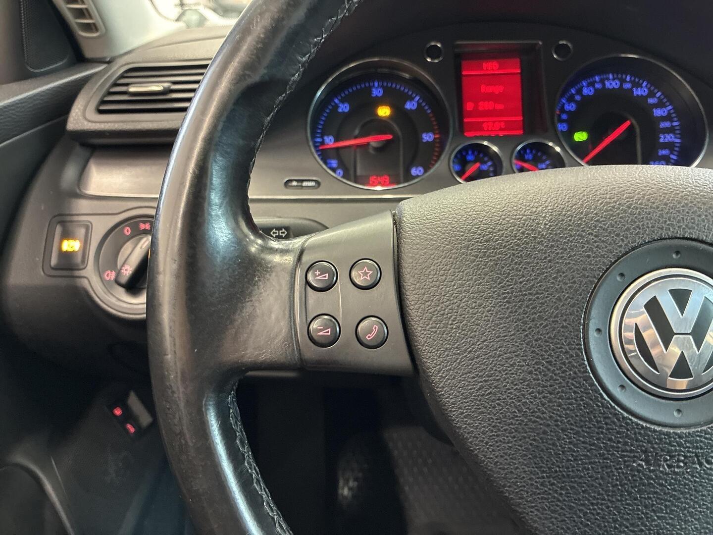 VOLKSWAGEN Passat 2008