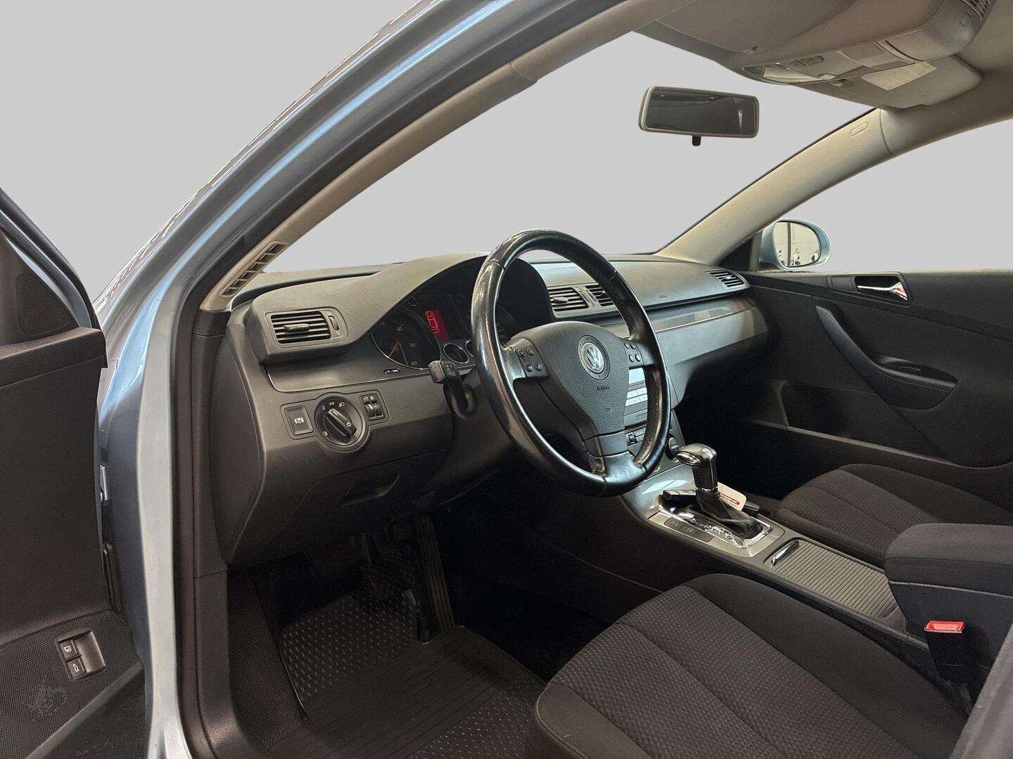 VOLKSWAGEN Passat 2008