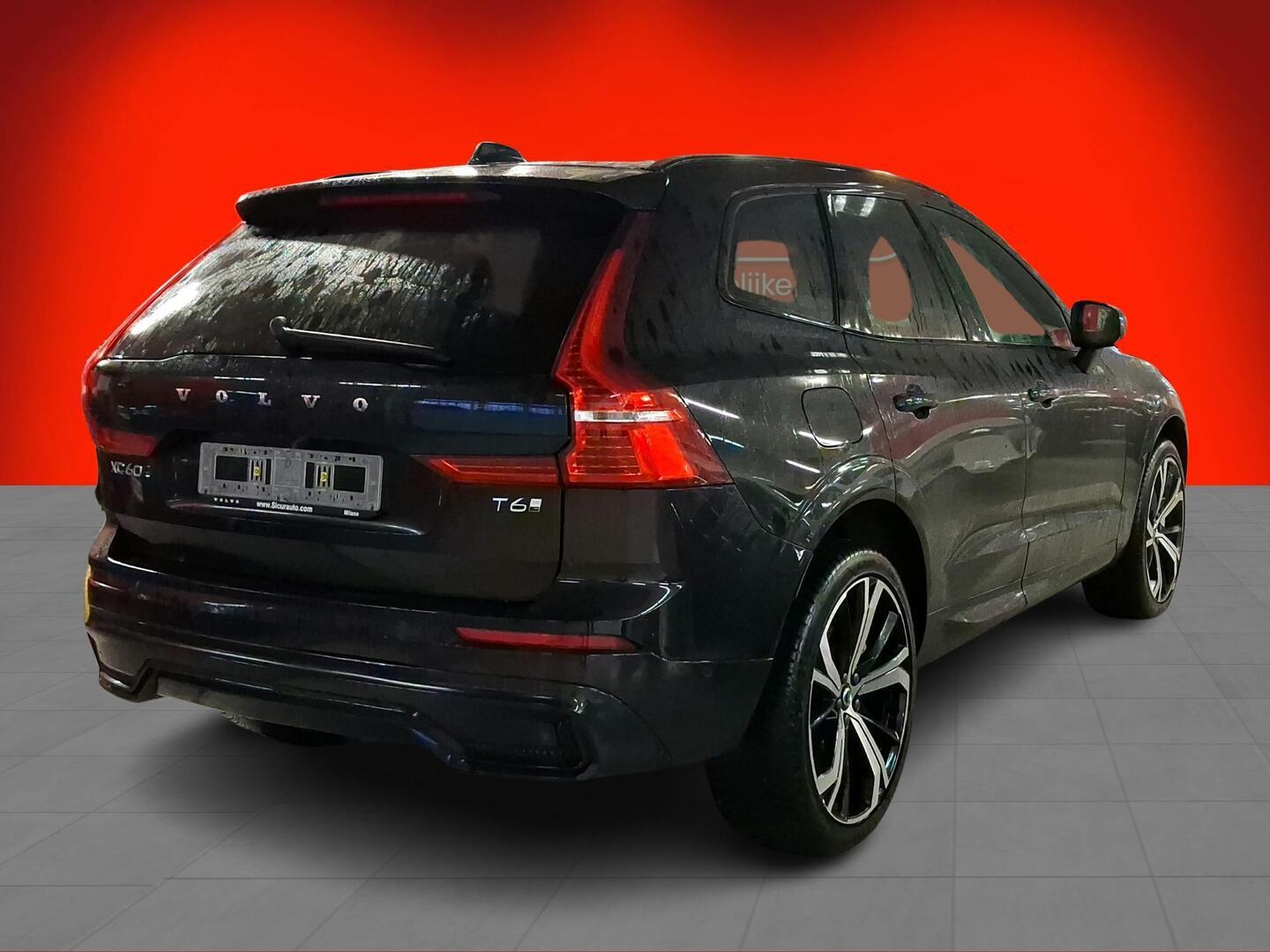 VOLVO XC60 2025