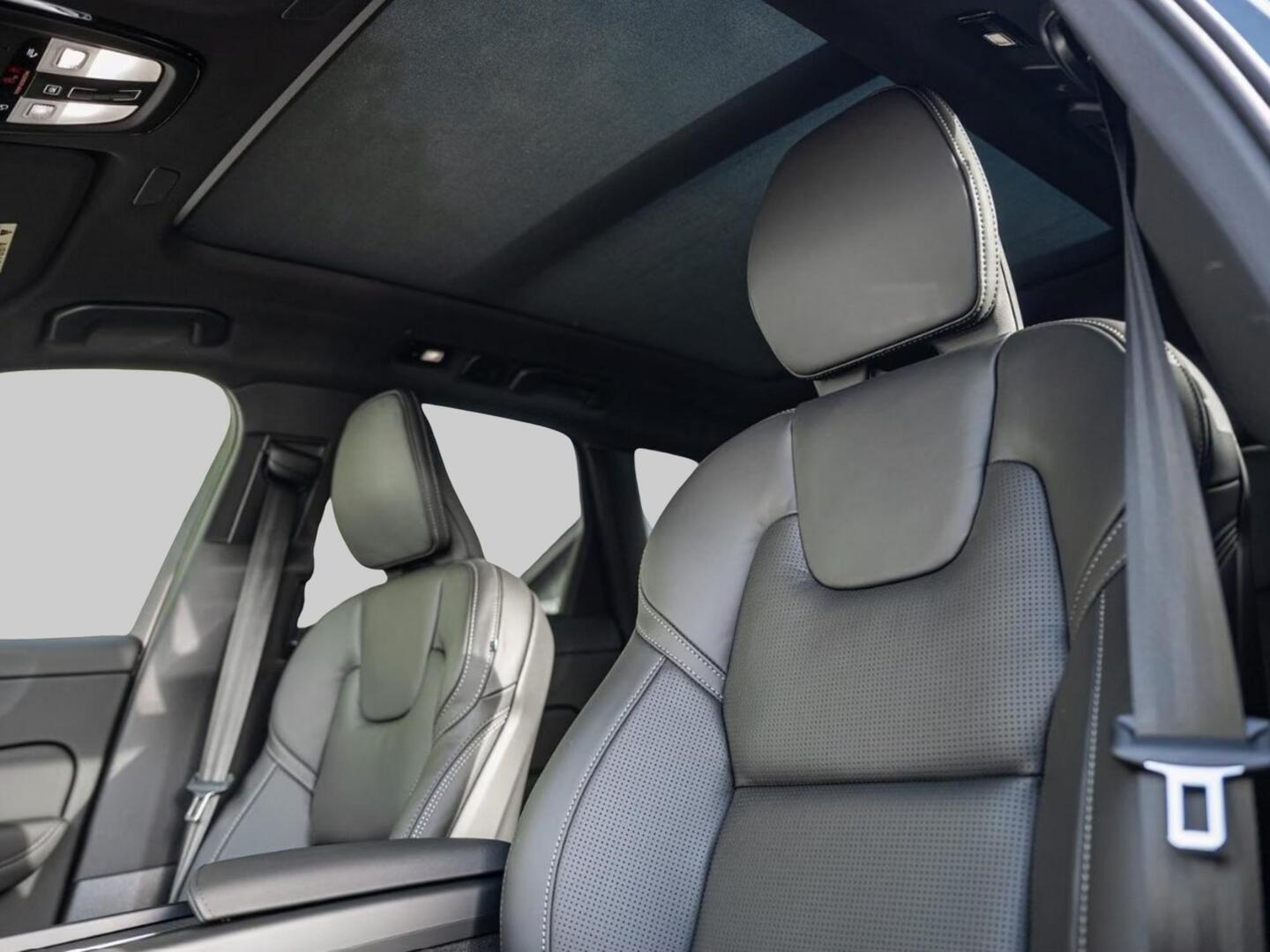 VOLVO XC60 2026