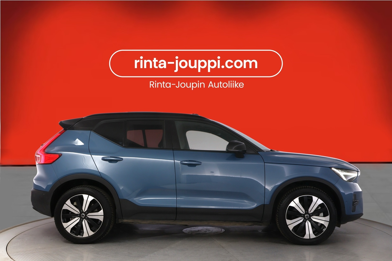 VOLVO XC40 2023