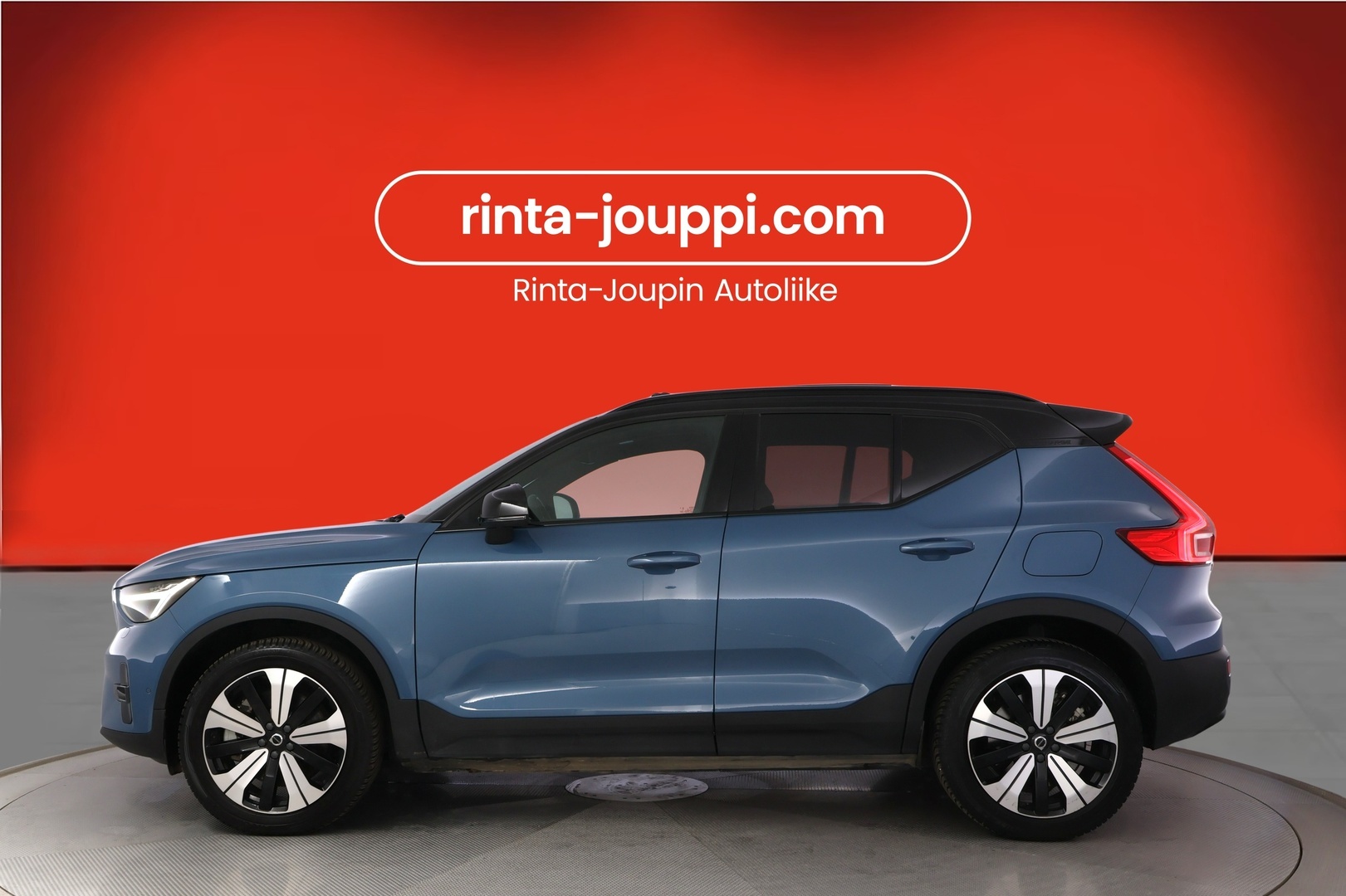 VOLVO XC40 2023
