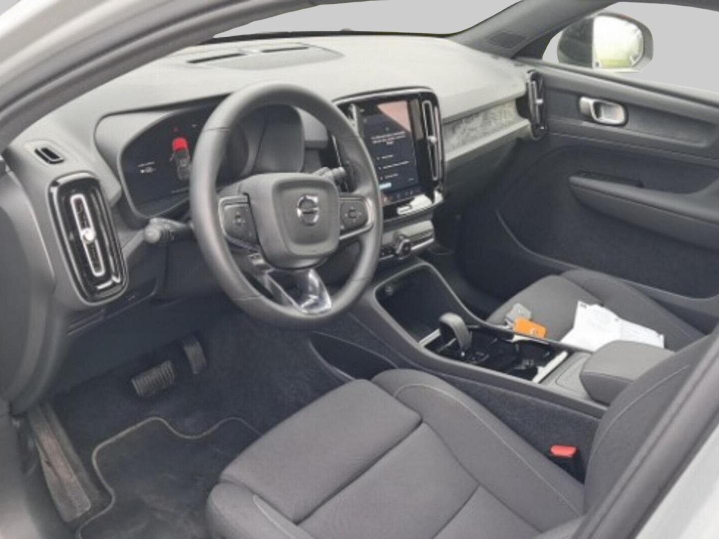 VOLVO C40 2024