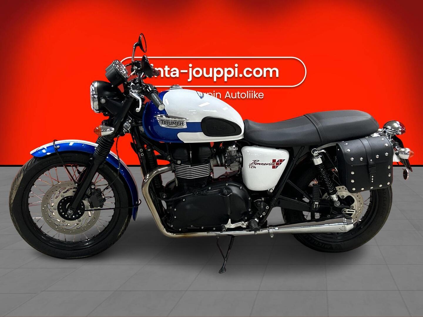 TRIUMPH BONNEVILLE 2015