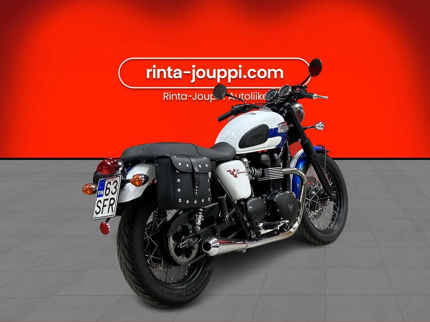 TRIUMPH BONNEVILLE 2015