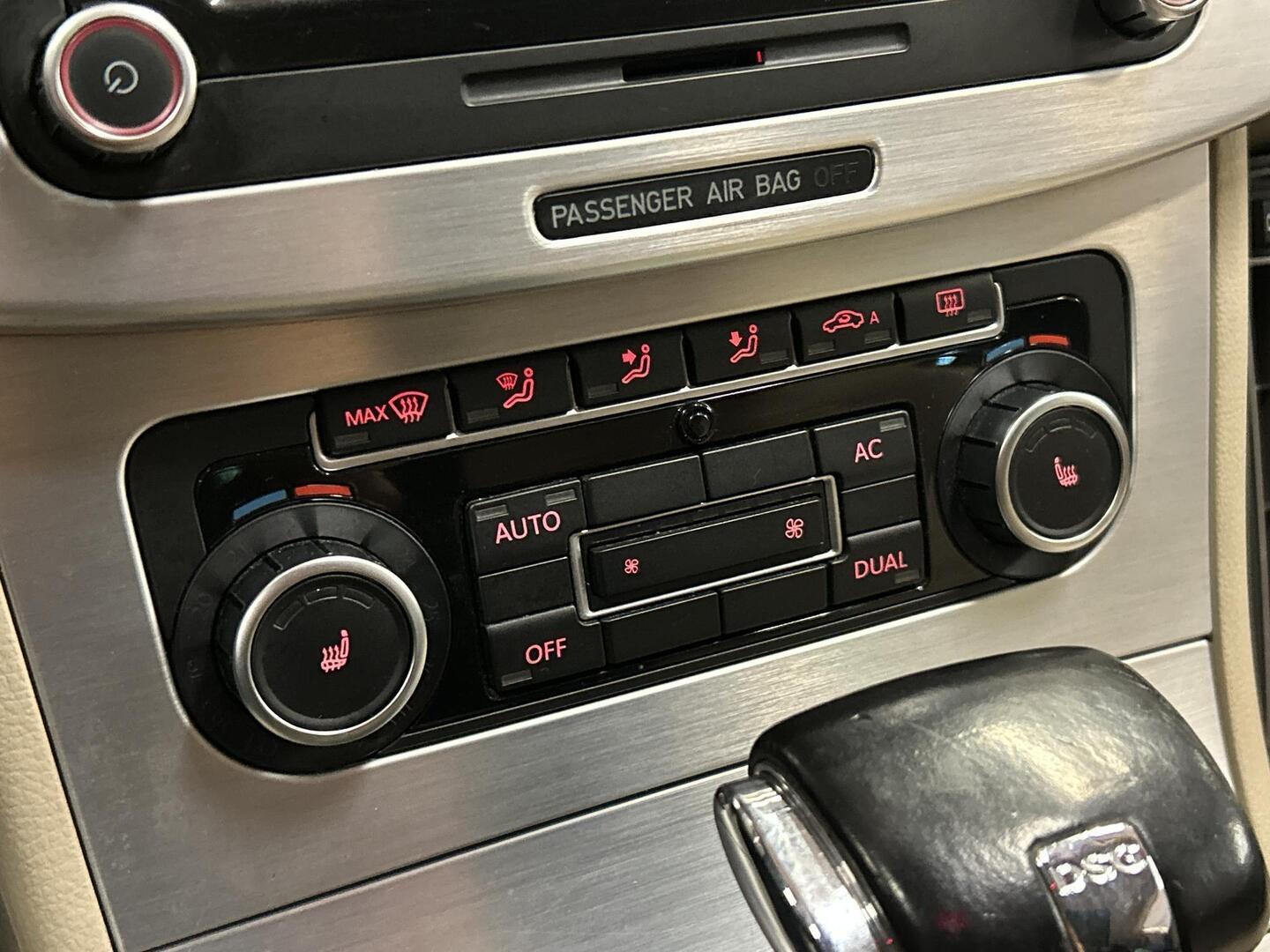 VOLKSWAGEN Passat CC 2009