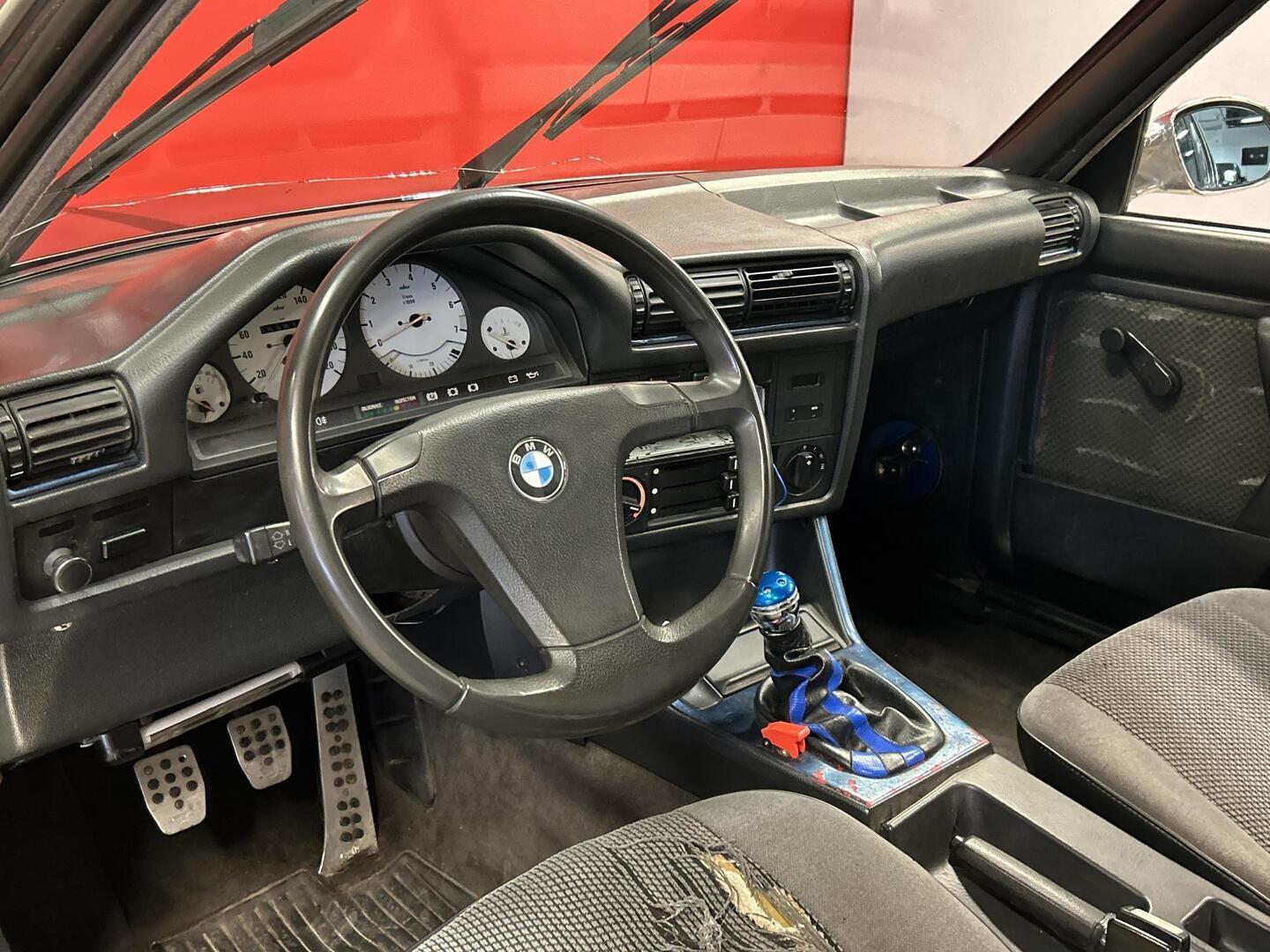BMW 320 1983