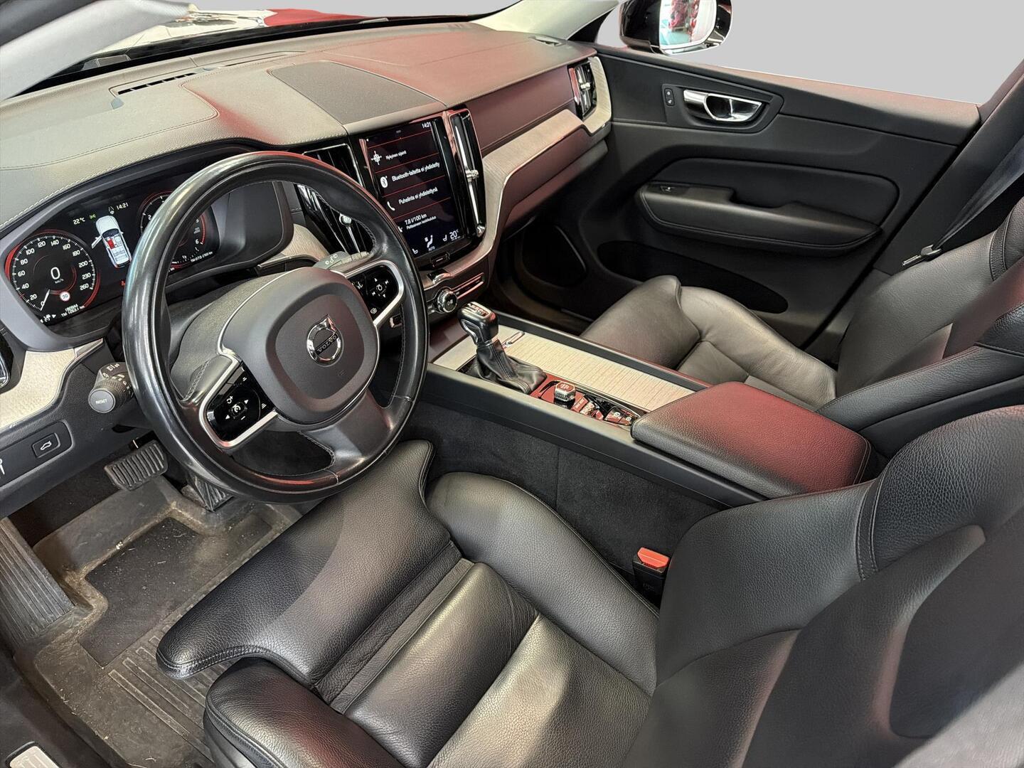 VOLVO XC60 2019