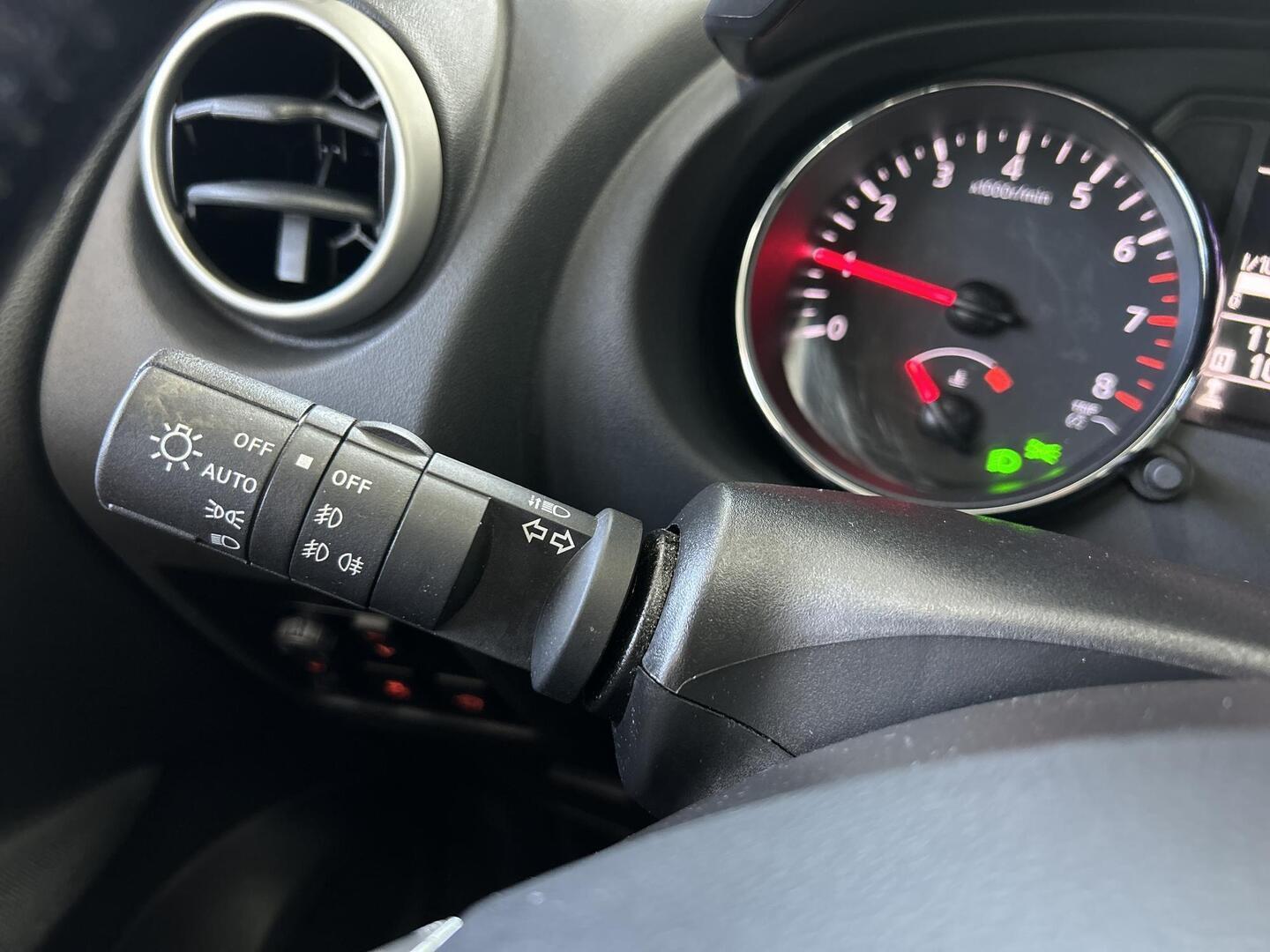 NISSAN Qashqai 2011