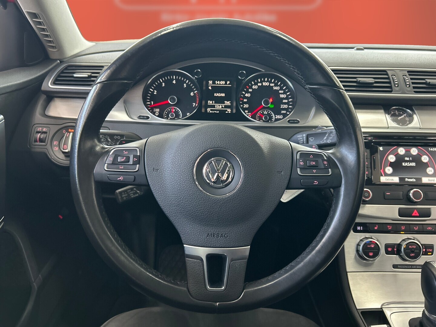 VOLKSWAGEN Passat 2014